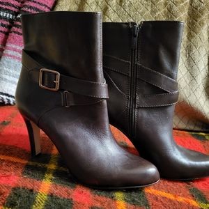 NWOB Ann Taylor boots sz 7M